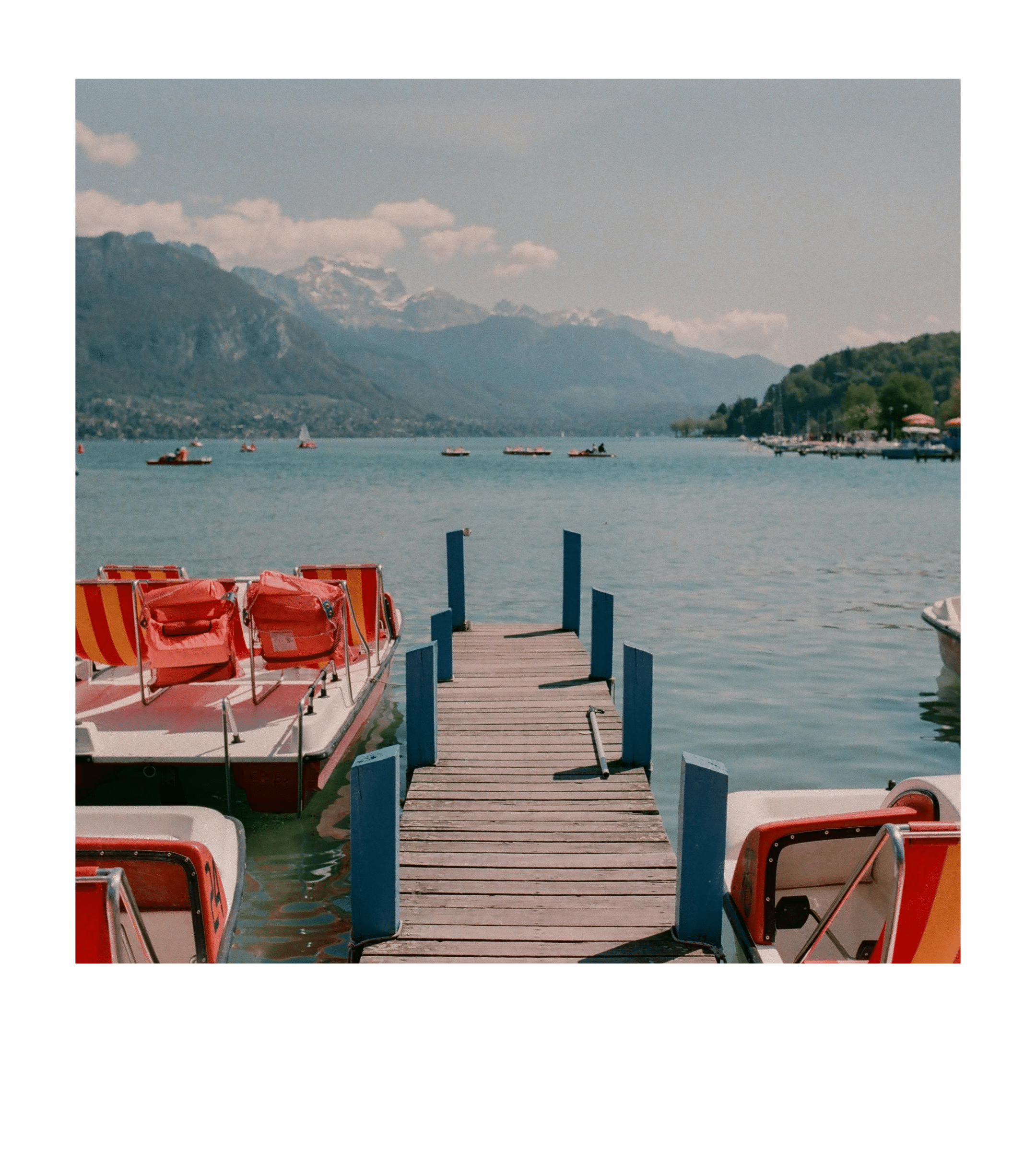 Ponton sur le lac d'Annecy
