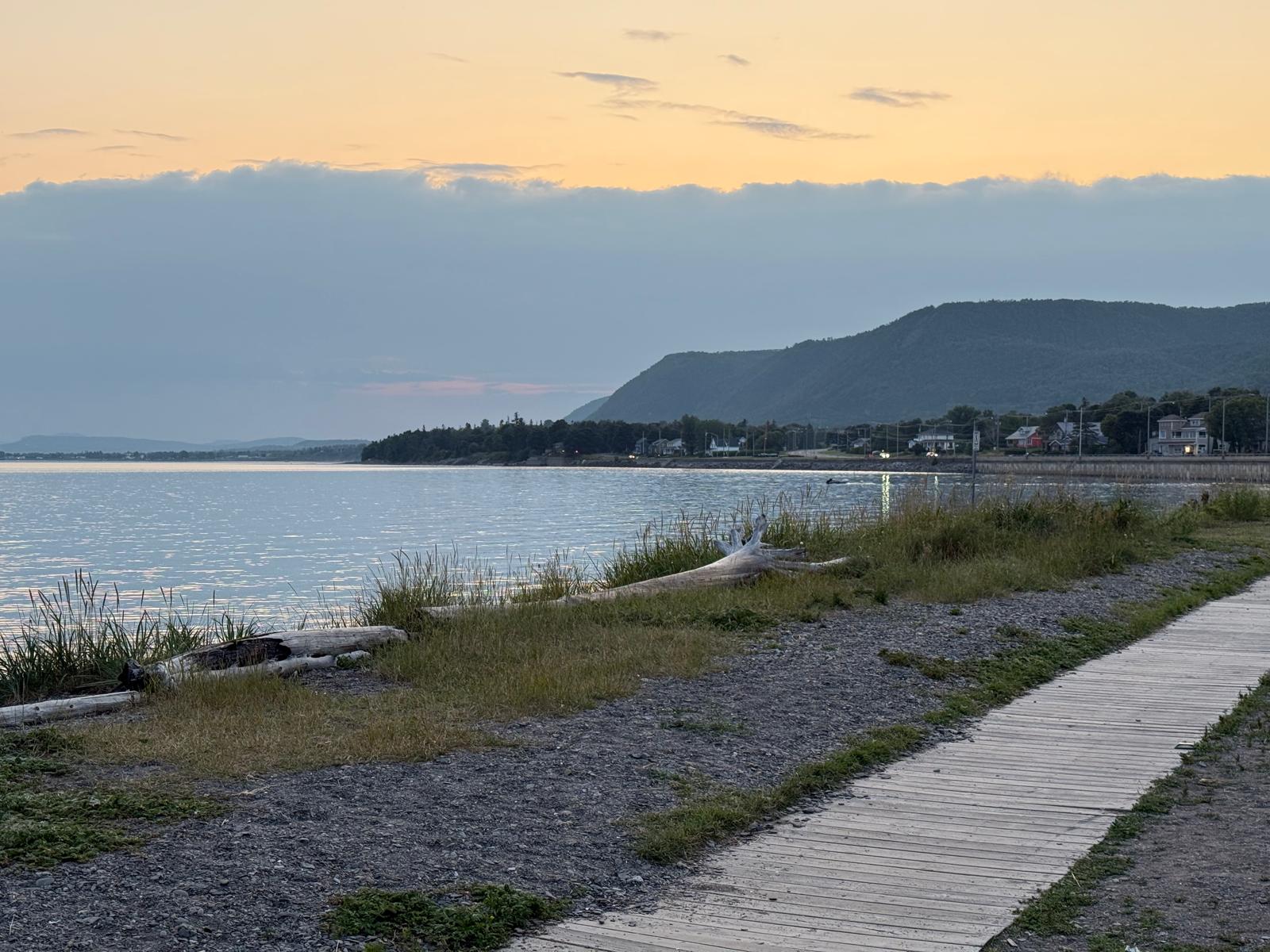 Une soirée paisible au bord de mer à Carleton-Sur-Mer (Gaspésie)