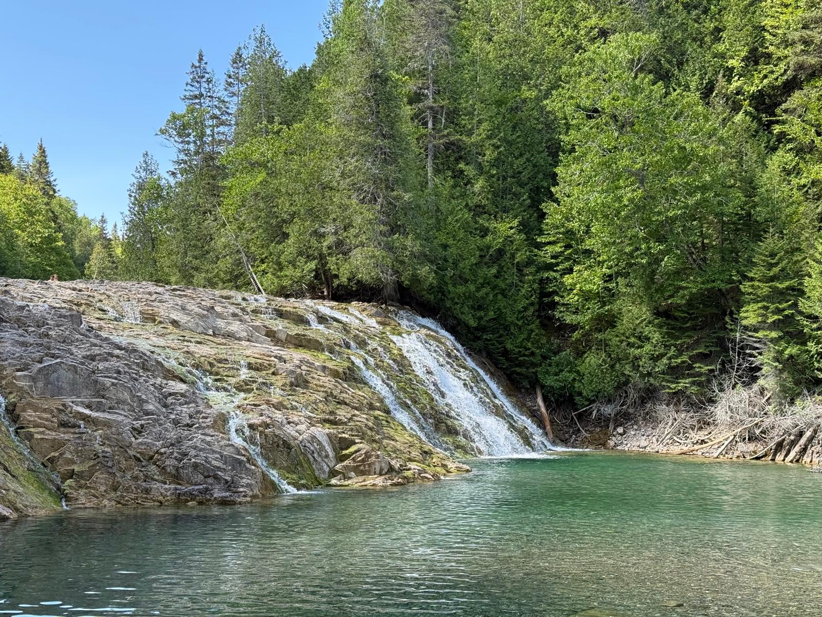 La chute de la rivière Émeraude à Gaspé en Gaspésie